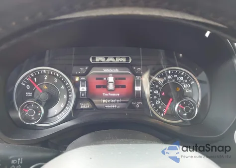 2020 Ram 1500 Big Horn 4X4 6'4 Box z USA, uszkodzony, nr VIN 1C6SRFBT3LN281136